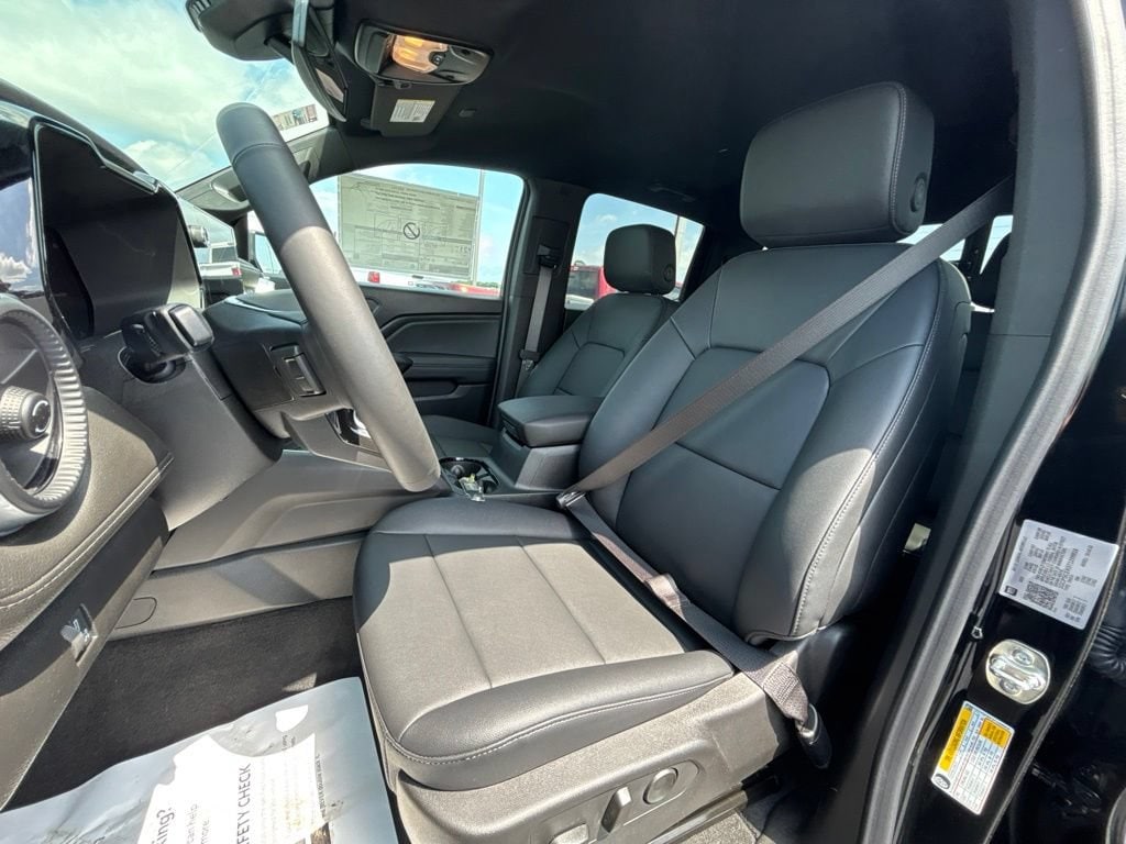 2026 Chevrolet Colorado LT - Photo 16