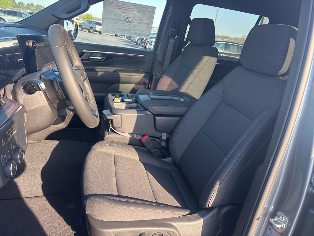 2026 Chevrolet Suburban LS - Photo 21