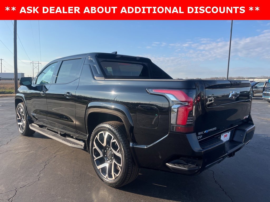 2025 Chevrolet Silverado EV RST photo 2