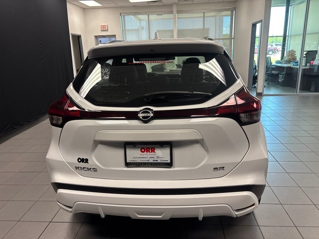Used 2024 Nissan Kicks SR SUV