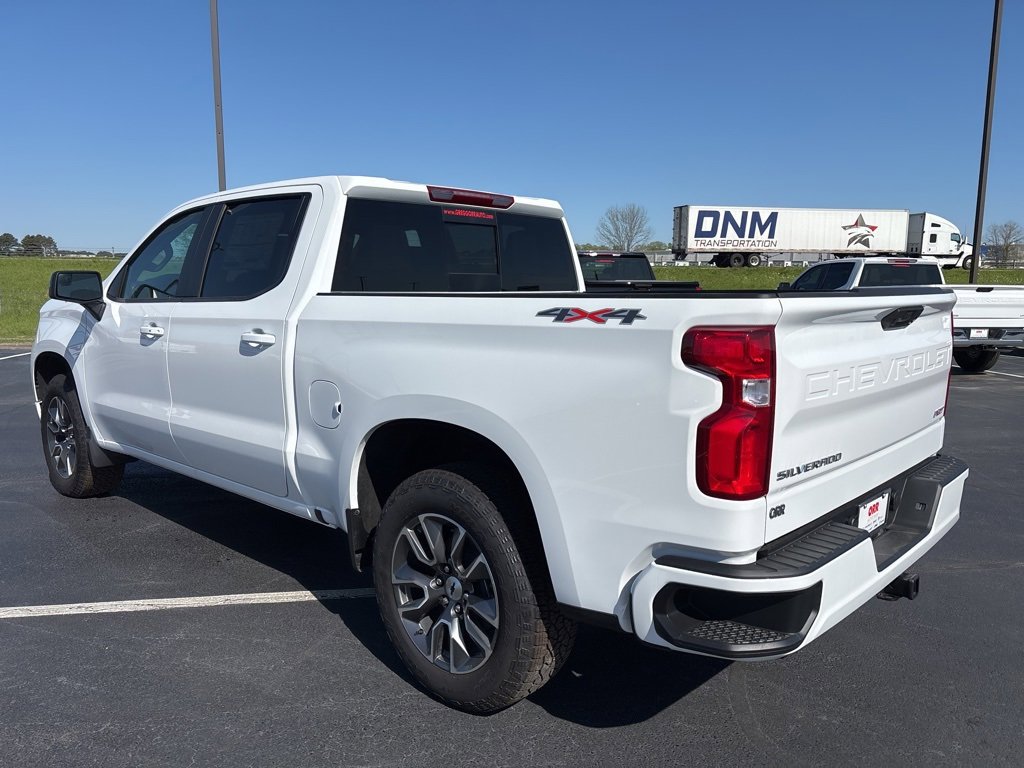 2025 Chevrolet Silverado 1500 RST photo 3