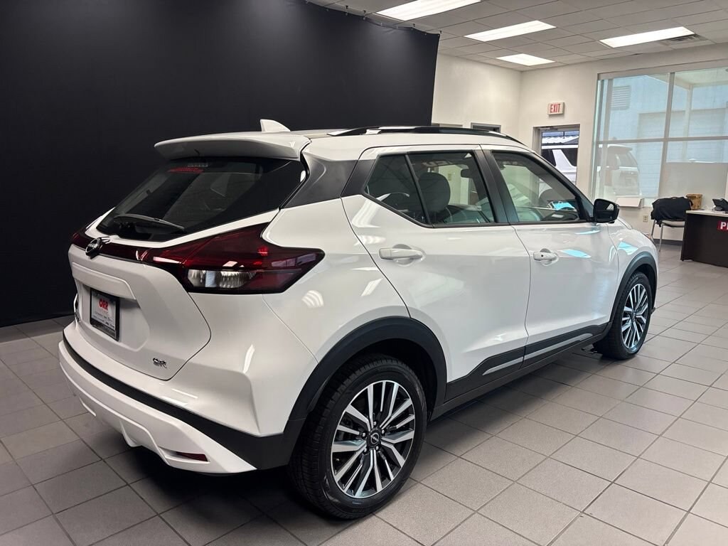 Used 2024 Nissan Kicks SR SUV