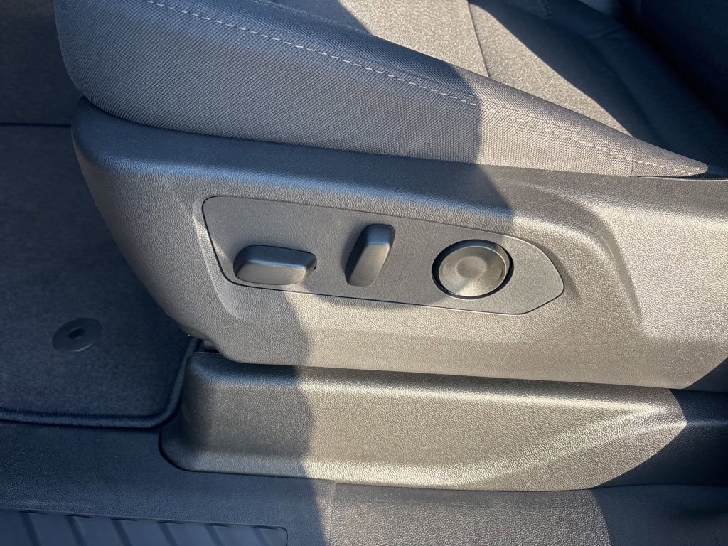 2026 Chevrolet Suburban LS - Photo 20