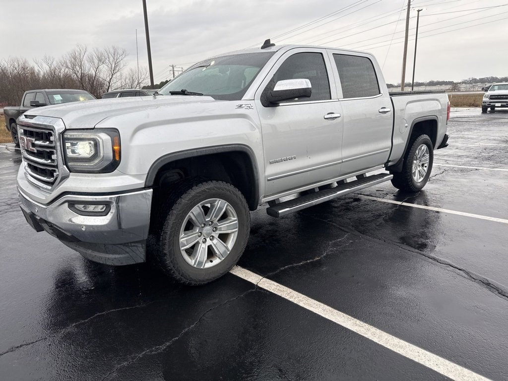 2018 GMC Sierra SLT's photo