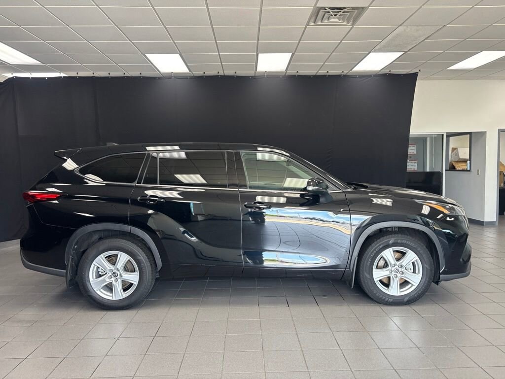 Used 2022 Toyota Highlander L SUV