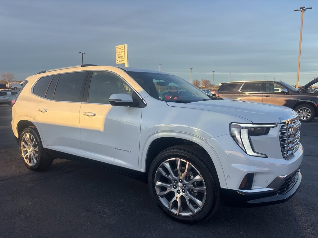 2026 GMC Acadia Denali's photo