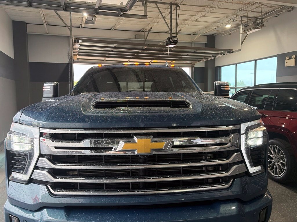 Used 2025 Chevrolet Silverado 2500 HD High Country Truck Crew Cab
