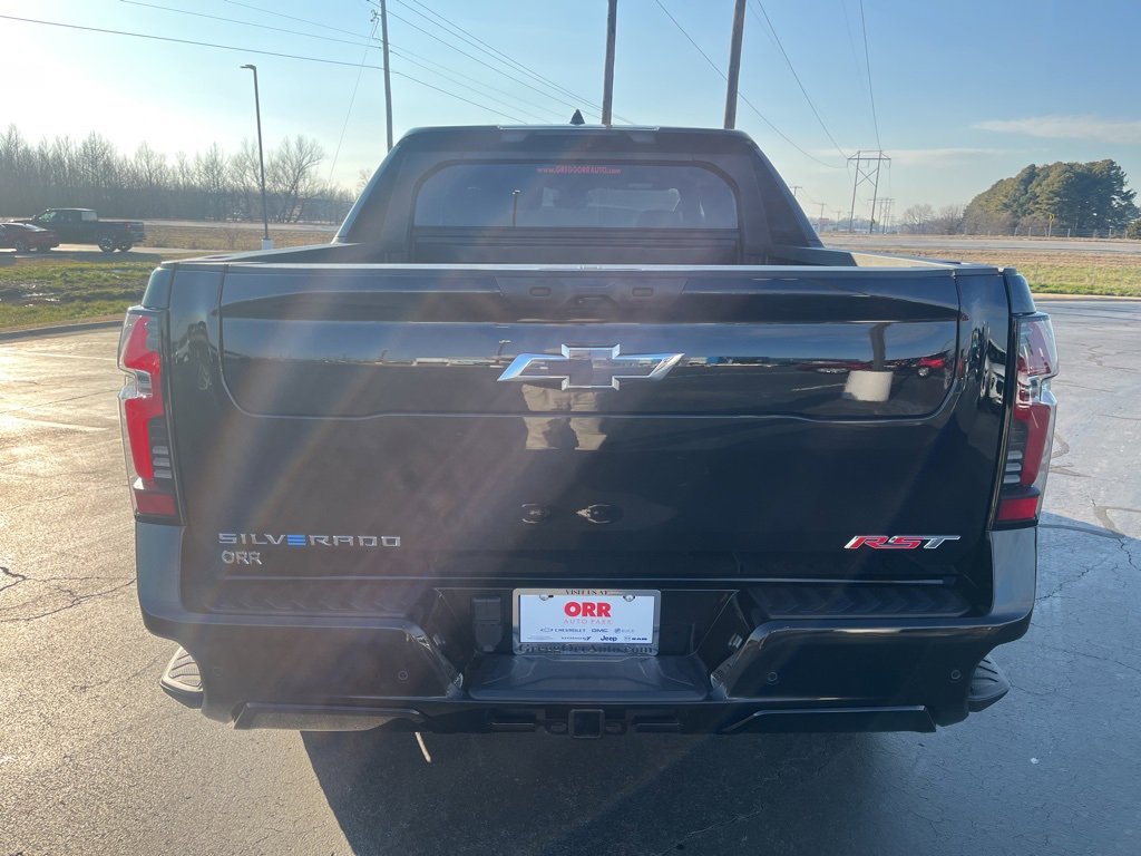 2025 Chevrolet Silverado EV RST photo 3