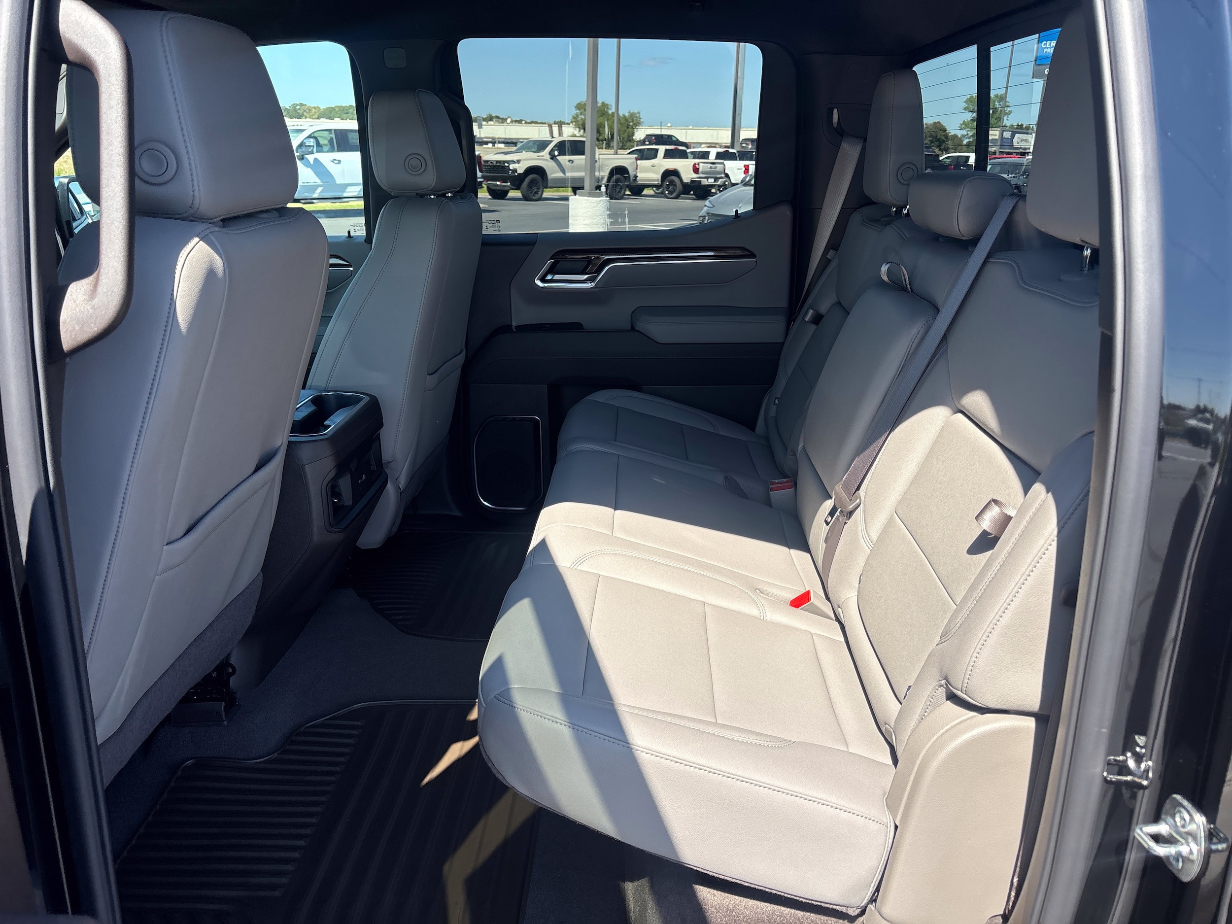 2026 Chevrolet Silverado 1500 LT - Photo 9