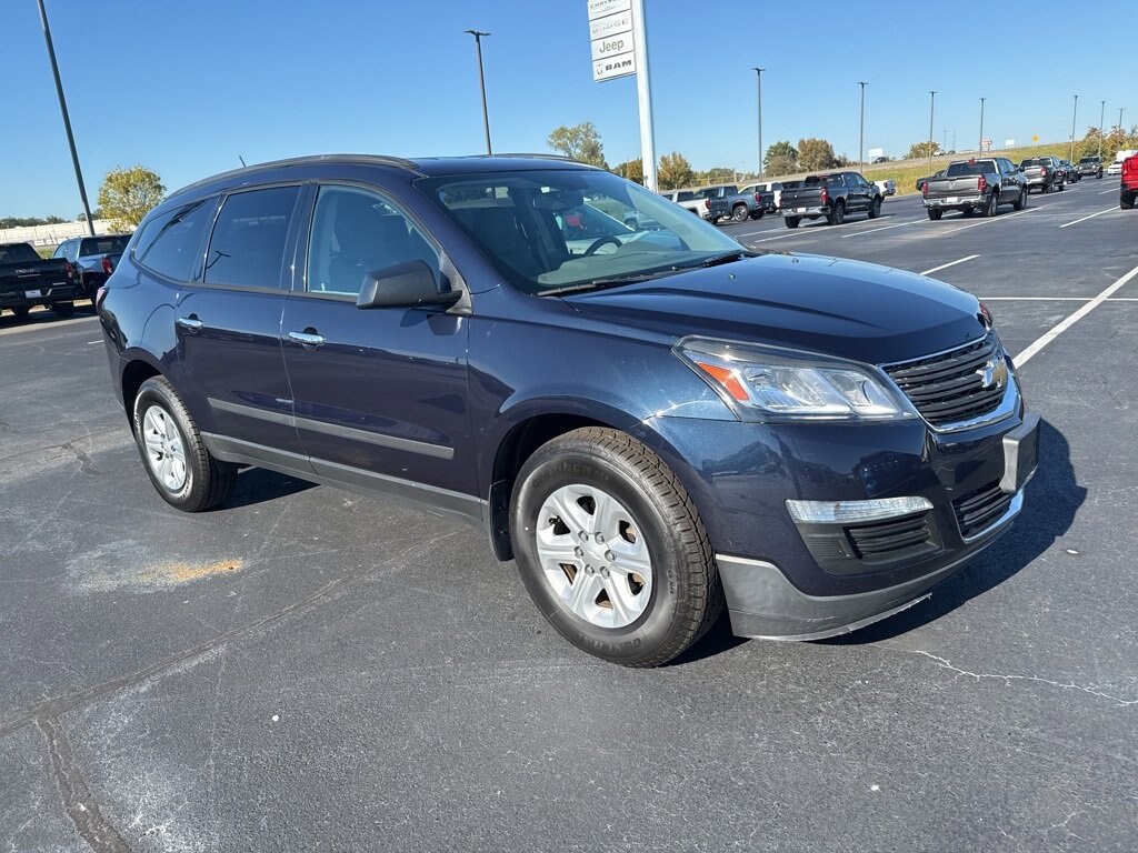 Used 2016 Chevrolet Traverse LS SUV