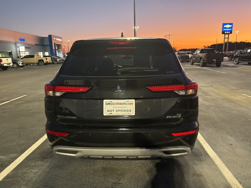 Used 2023 Mitsubishi Outlander Plug-In Hybrid SE SUV