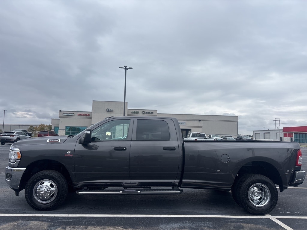 Used 2024 RAM Ram 3500 Pickup Tradesman with VIN 3C63RRGL1RG242027 for sale in Little Rock