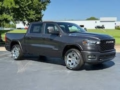 2026 Ram 1500 EXPRESS CREW CAB 4X4 5'7 BOX Pickup