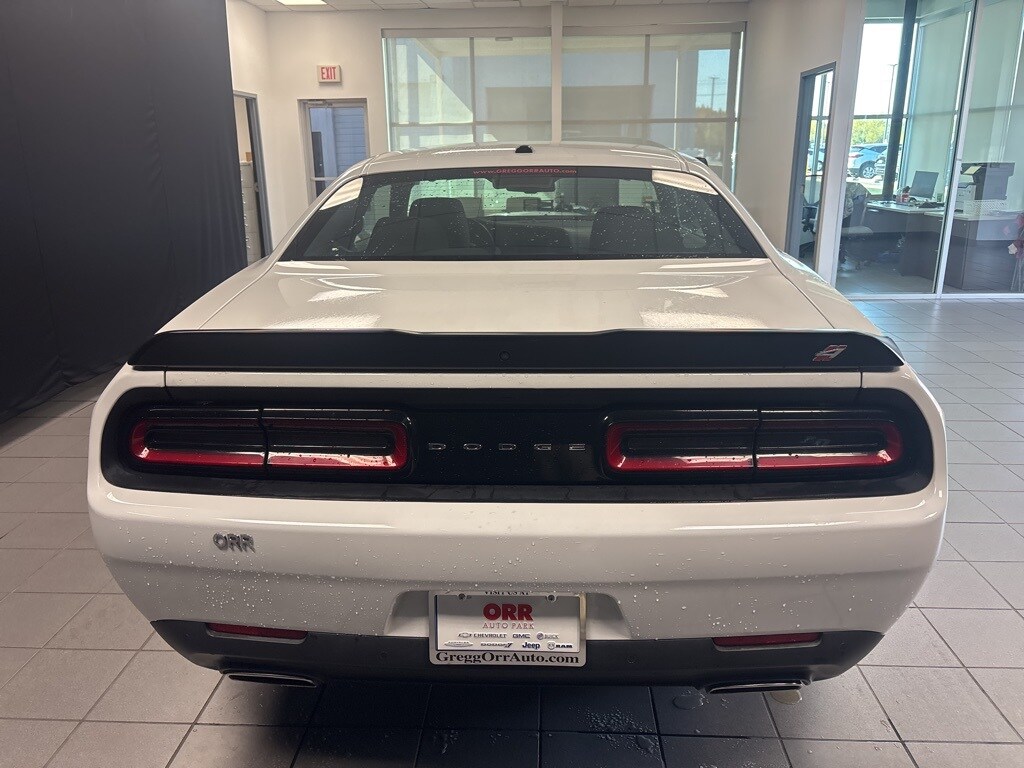 2023 Dodge Challenger GT photo 3