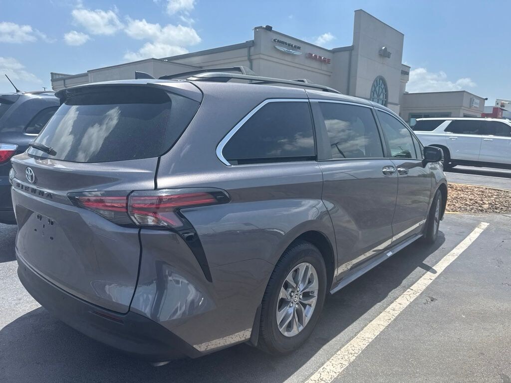 Used 2021 Toyota Sienna XLE Van