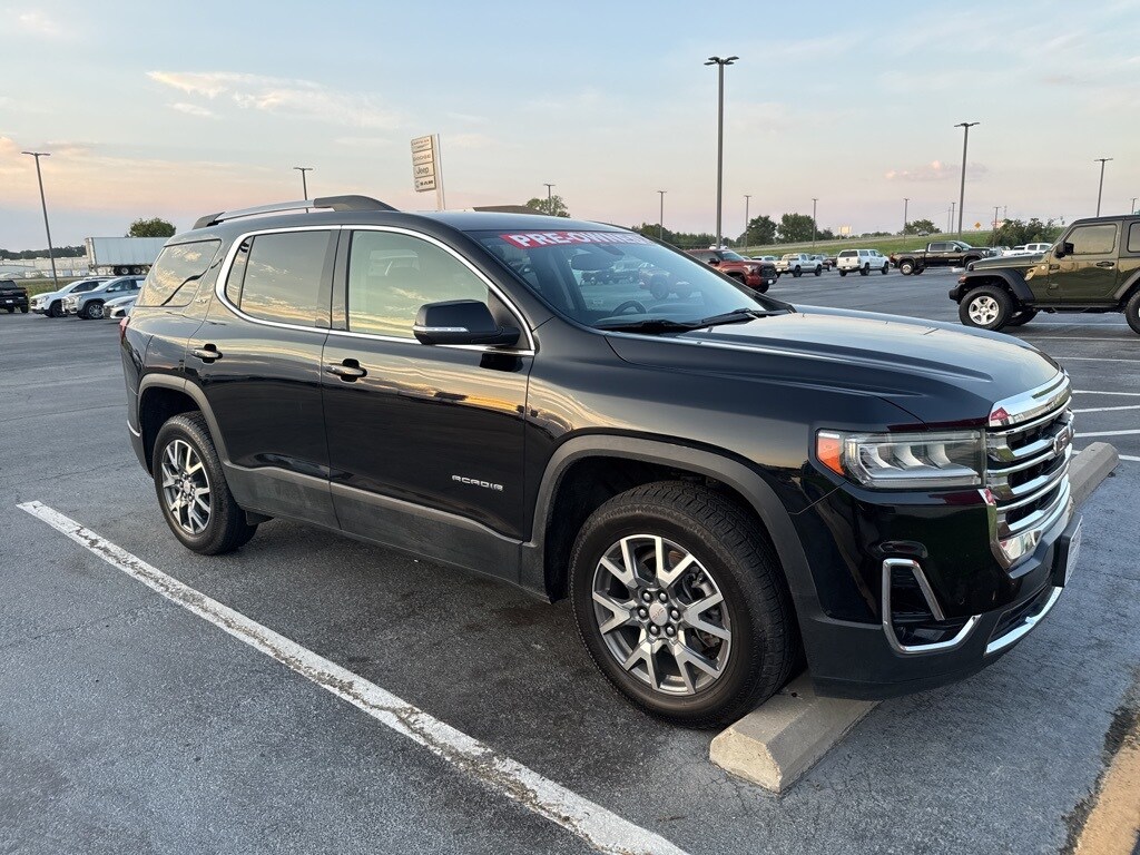 2023 Gmc Acadia SLT photo 3