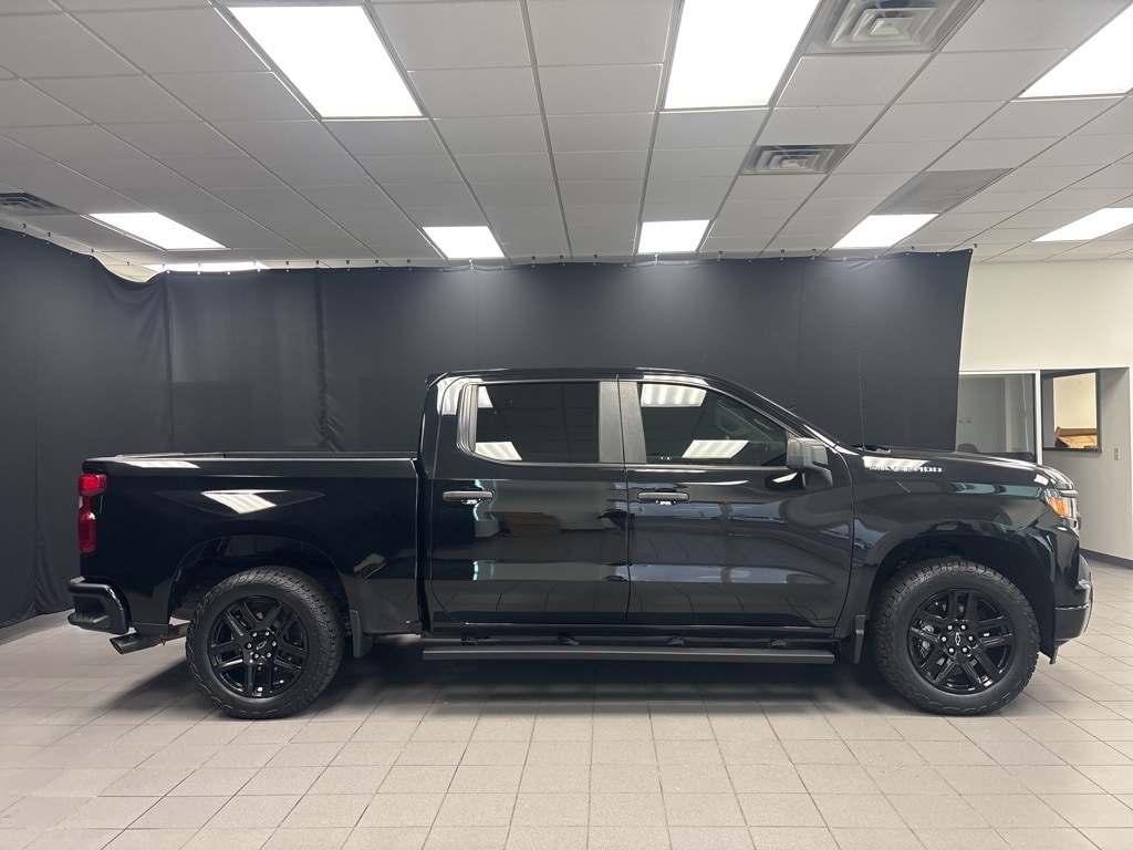 Used 2022 Chevrolet Silverado 1500 Custom with VIN 1GCPDBEK2NZ645132 for sale in Little Rock