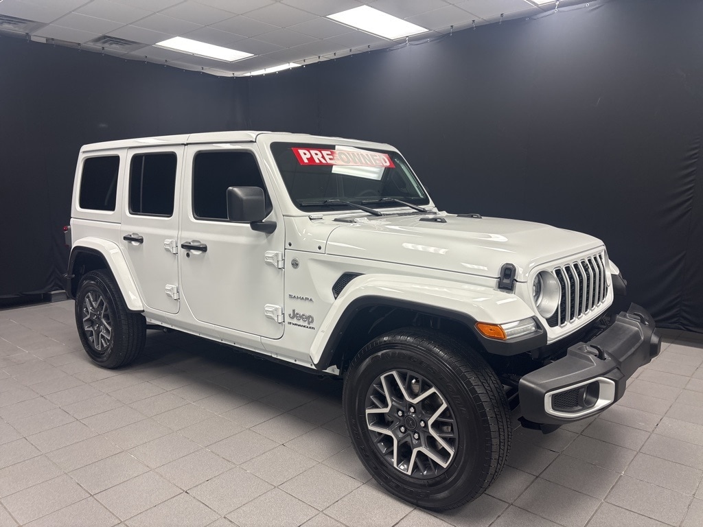 2024 Jeep Wrangler 4-Door Sahara's photo
