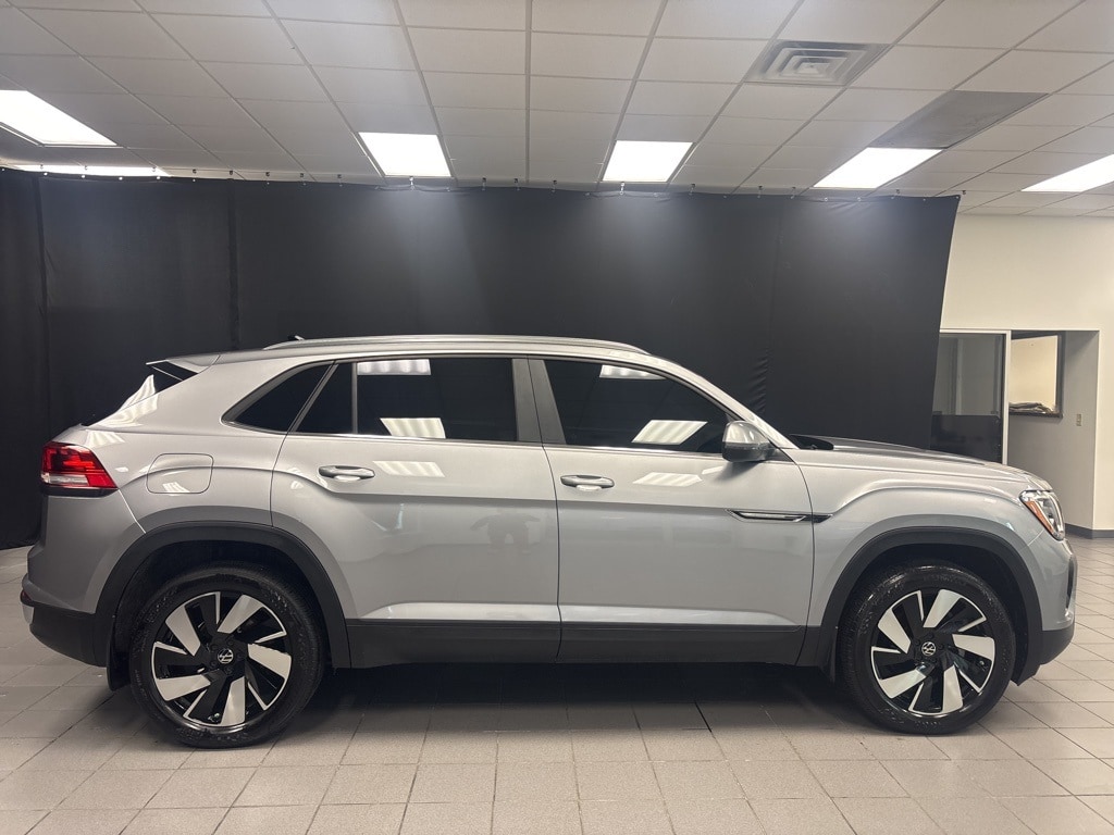 Used 2024 Volkswagen Atlas Cross Sport 2.0T SE w/Technology SUV