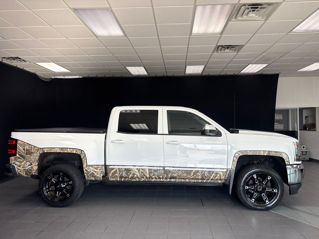 Used 2018 Chevrolet Silverado 1500 LT with VIN 3GCUKRER3JG201511 for sale in Little Rock