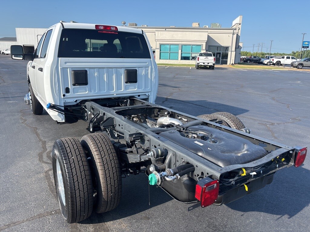 2025 Ram 3500 Tradesman photo 4