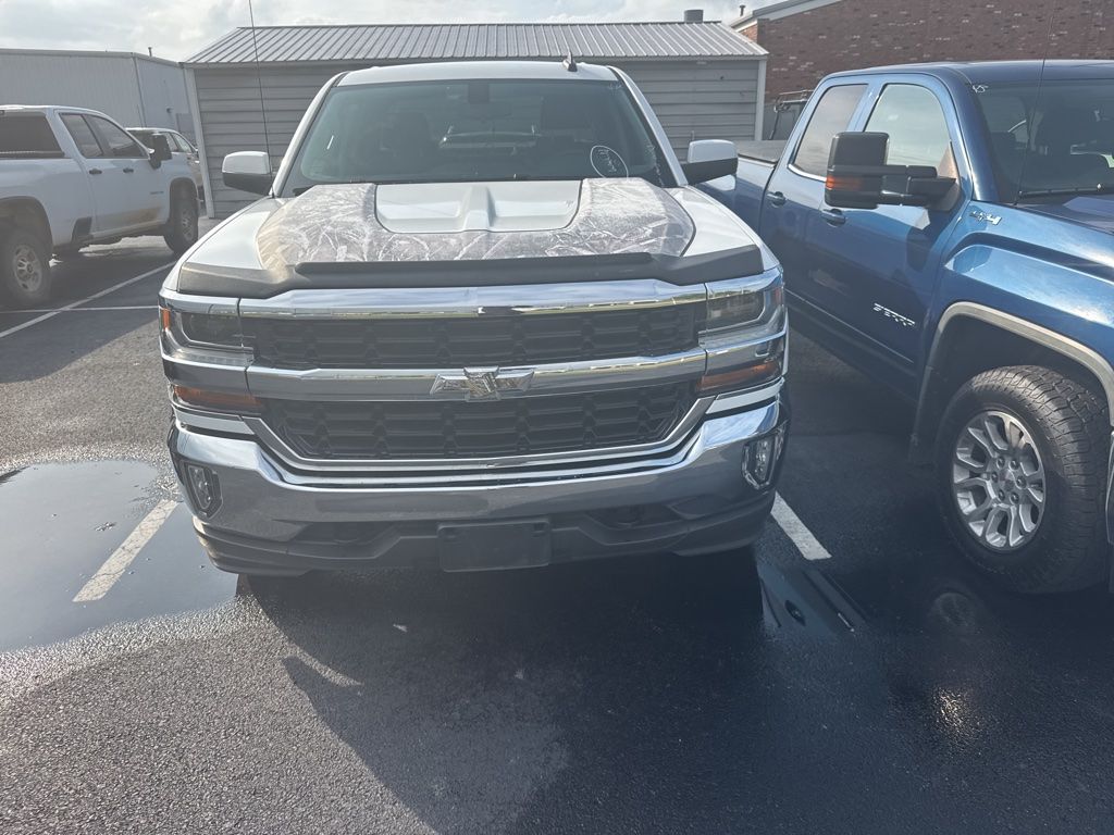 Used 2018 Chevrolet Silverado 1500 LT with VIN 3GCUKRER3JG201511 for sale in Little Rock