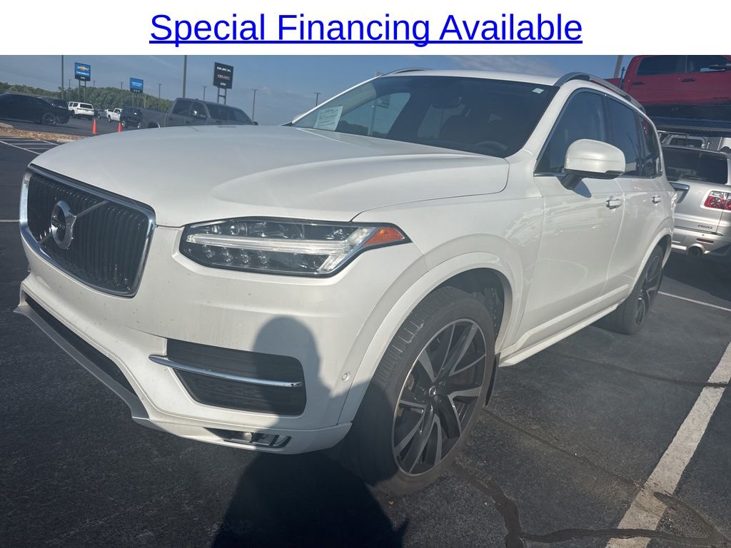 2018 Volvo XC90 T6 AWD Momentum's photo