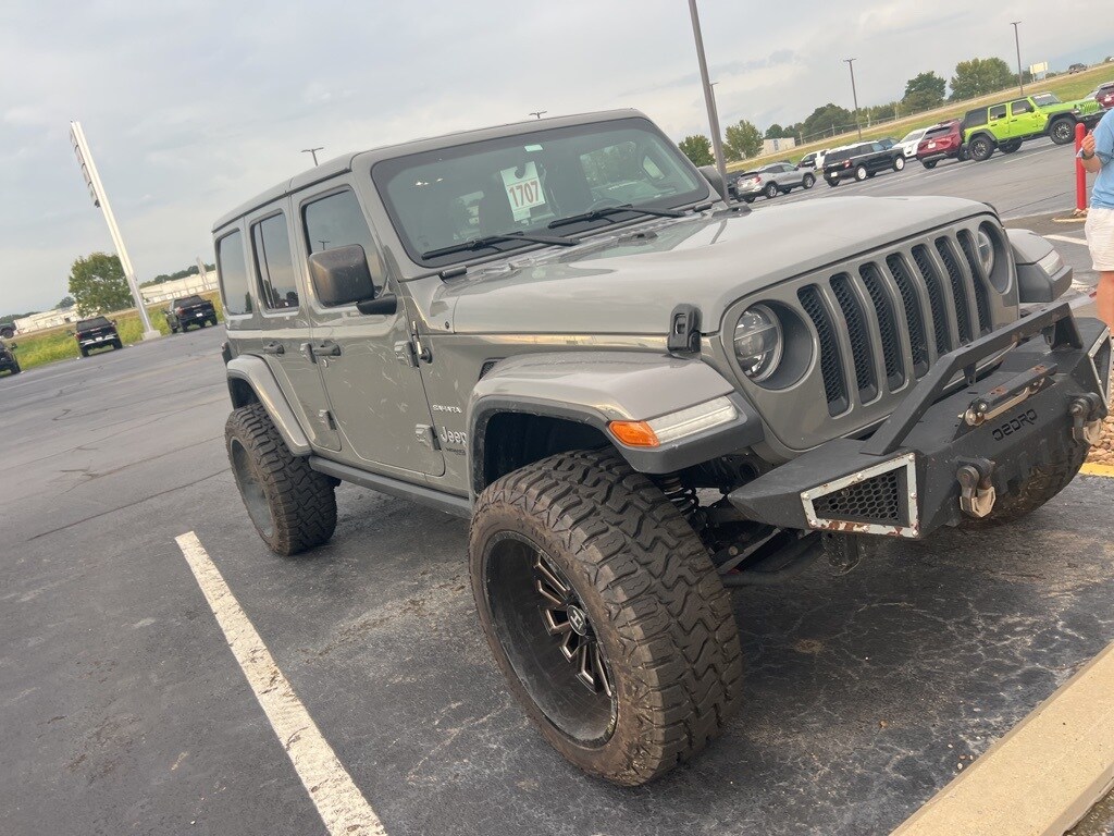 2019 Jeep Wrangler Unlimited Sahara photo 2