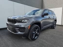 2025 Jeep Grand Cherokee L Laredo's photo