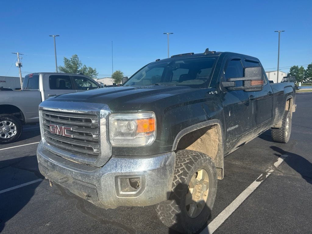 2015 GMC Sierra 4WD Crew Cab Short Box SLE's photo