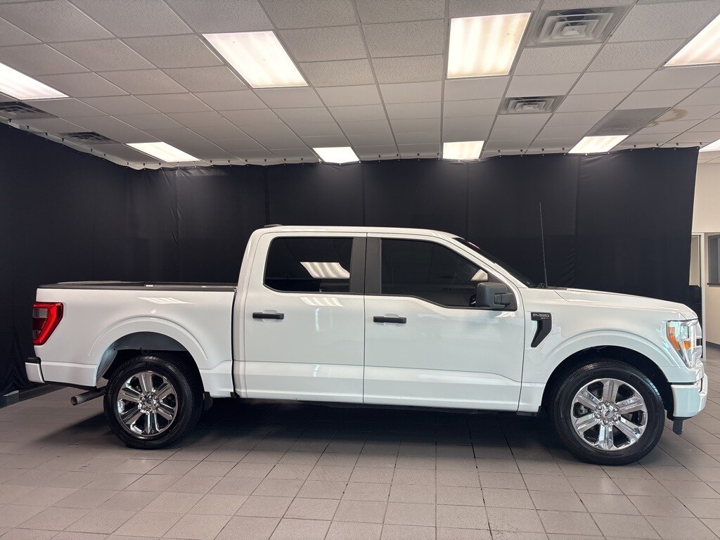2022 Ford F-150 XL photo 2