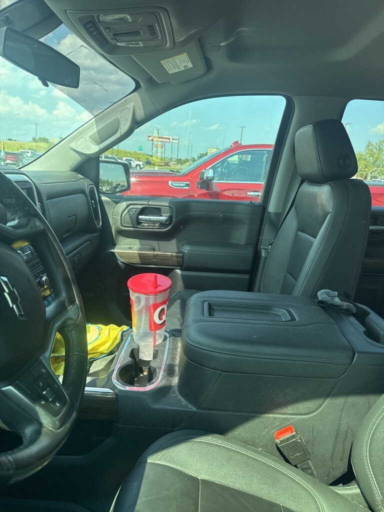 2022 Chevrolet Silverado 1500 RST photo 2