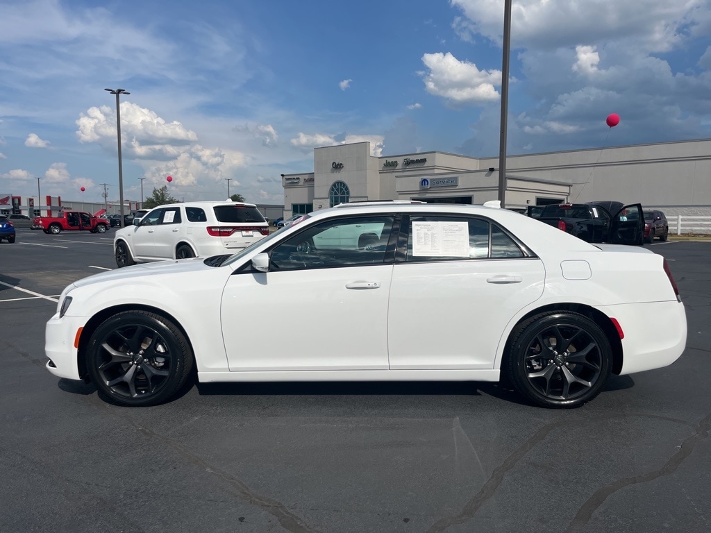 Used 2022 Chrysler 300 S with VIN 2C3CCABG6NH167796 for sale in Searcy, AR