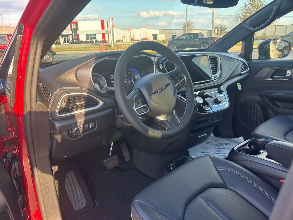 2026 Chrysler Pacifica Select - Photo 9