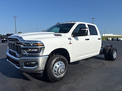2025 Ram 3500 Chassis Cab 3500 TRADESMAN CREW CAB CHASSIS 4X4 60' CA Pickup
