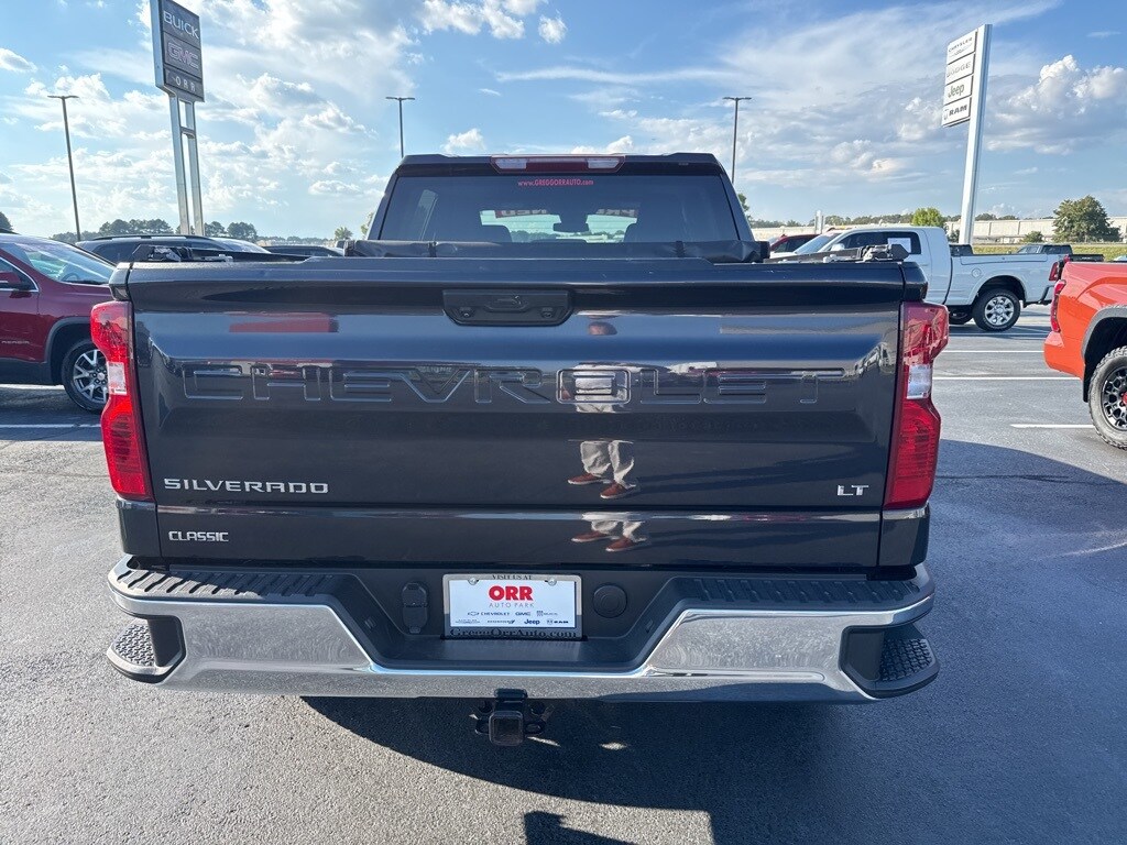 2023 Chevrolet Silverado 1500 LT photo 4