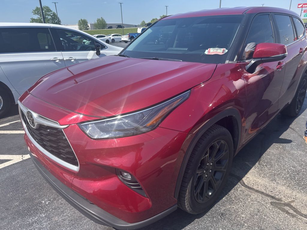 2023 Toyota Highlander LE