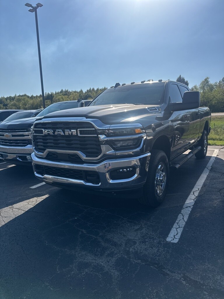 2025 Ram 2500 Tradesman photo 4