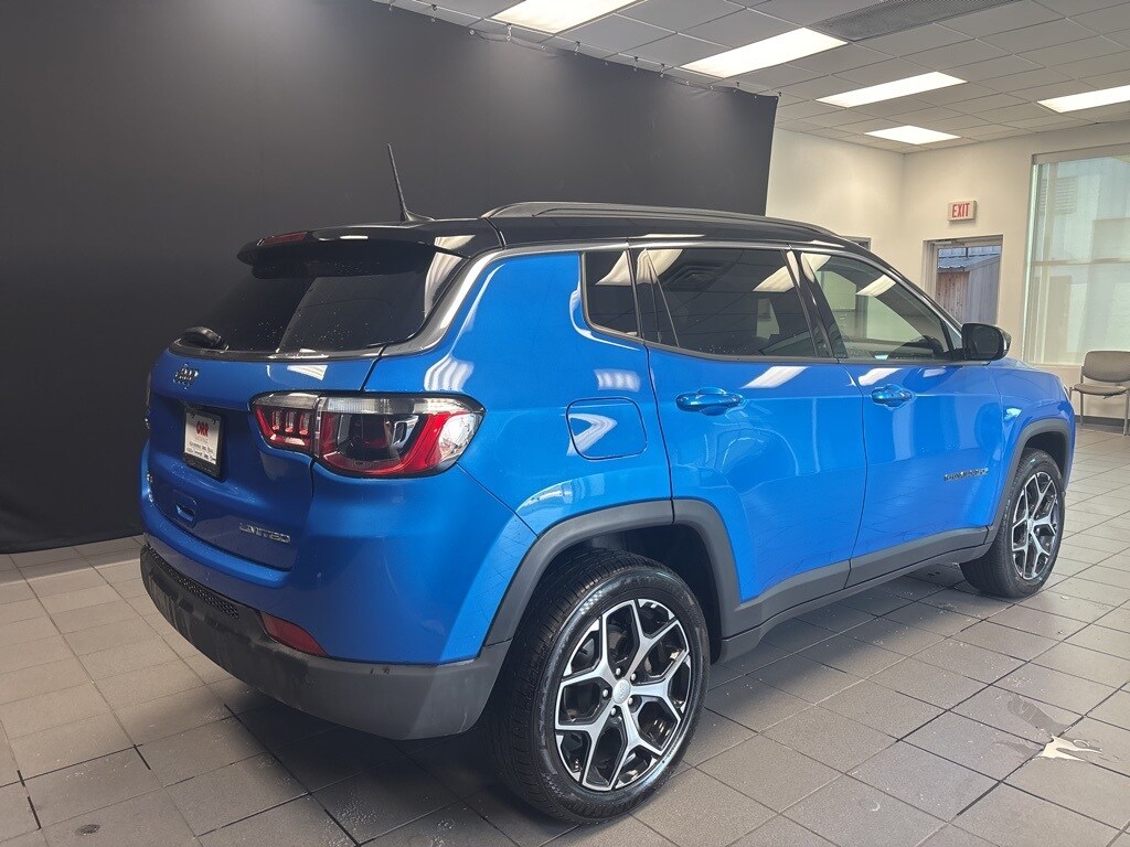 2024 Jeep Compass Limited photo 3