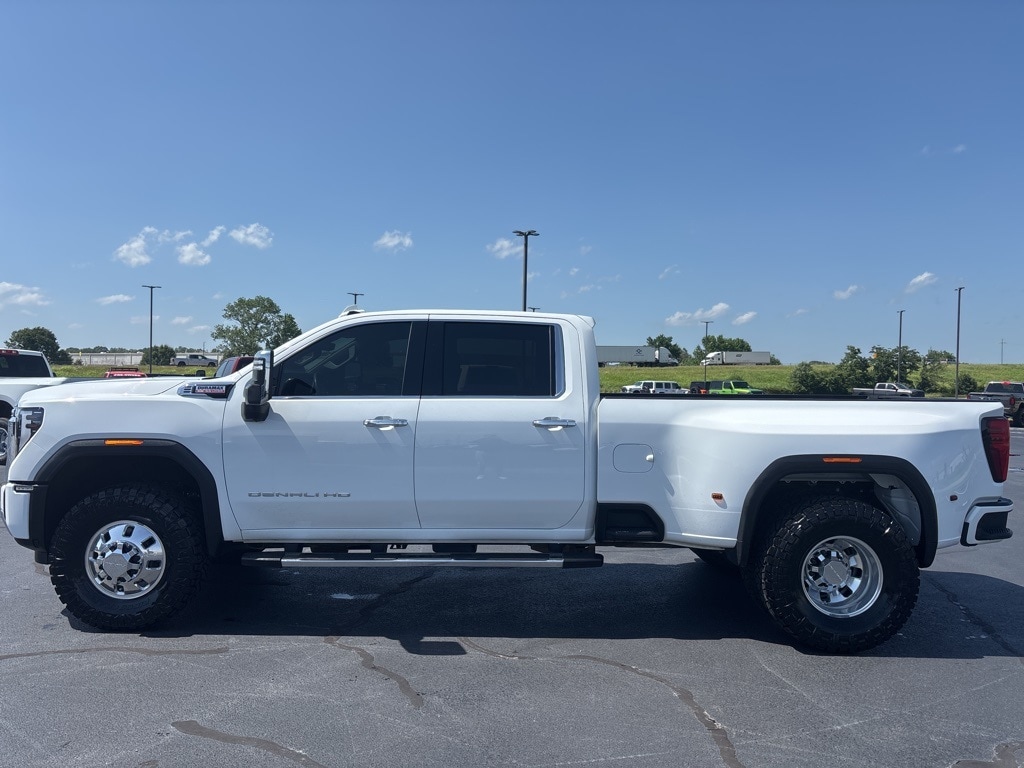 Used 2024 GMC Sierra 3500HD Denali with VIN 1GT49WEY5RF352851 for sale in Little Rock