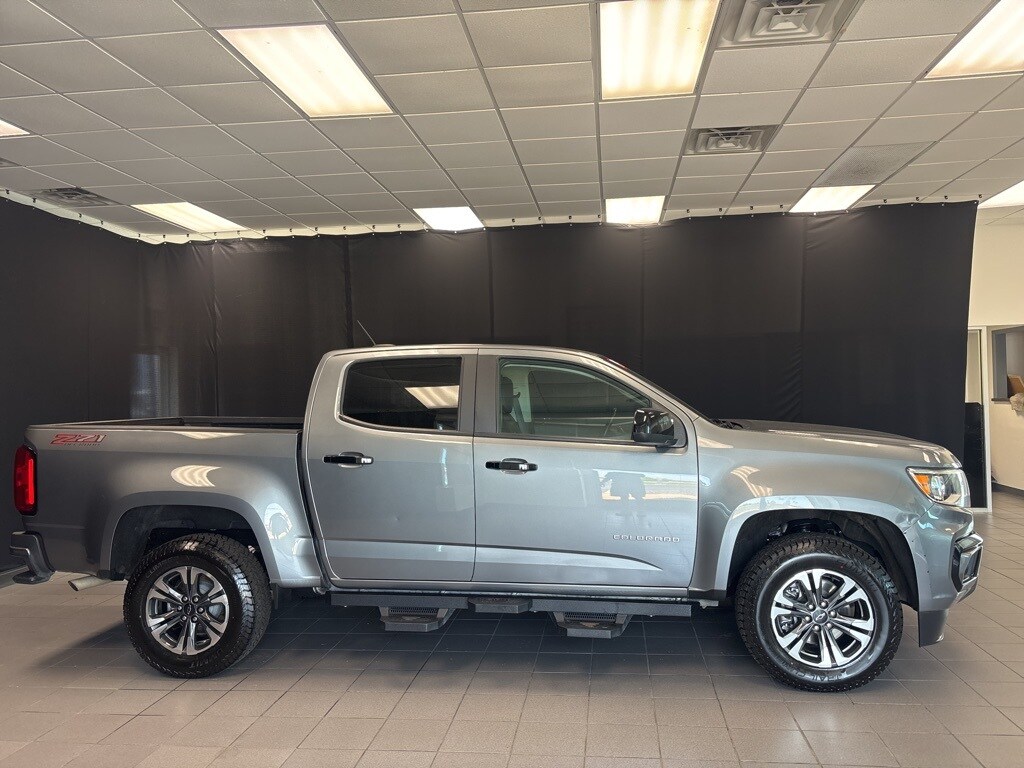 2022 Chevrolet Colorado Z71 photo 2