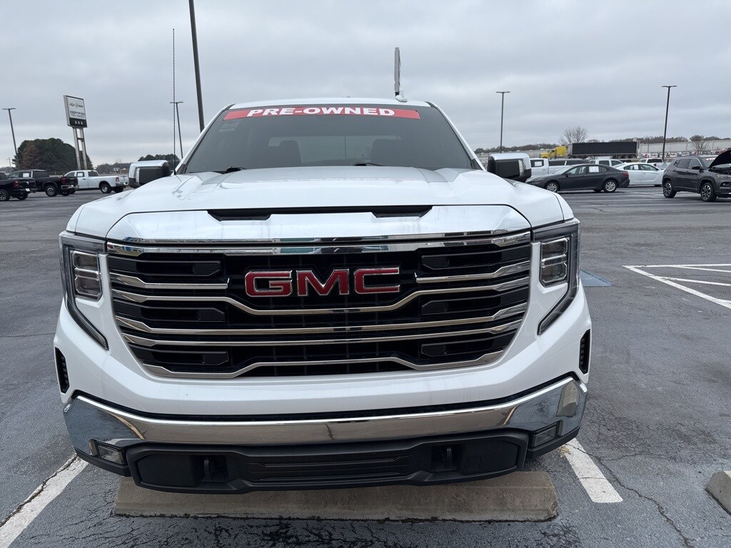 Used 2024 GMC Sierra 1500 SLT with VIN 1GTUUDED8RZ155641 for sale in Little Rock