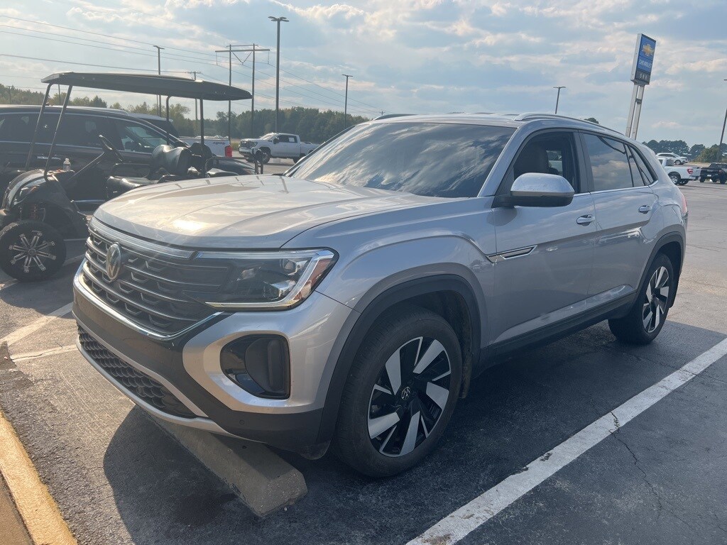 2024 Volkswagen Atlas Cross Sport SE Technology photo 2