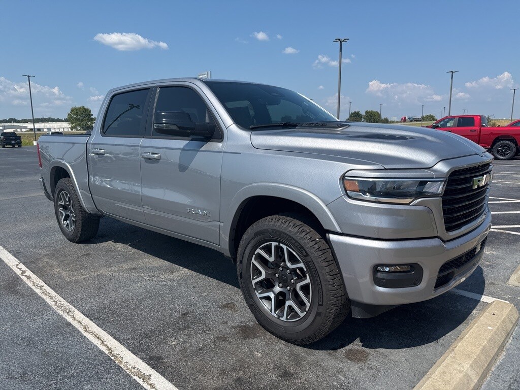 2025 Ram 1500 Laramie photo 3