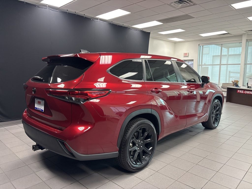 Used 2023 Toyota Highlander LE SUV