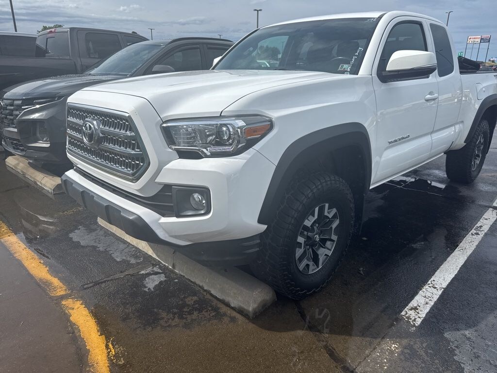 Used 2017 Toyota Tacoma TRD Off-Road Truck Access Cab