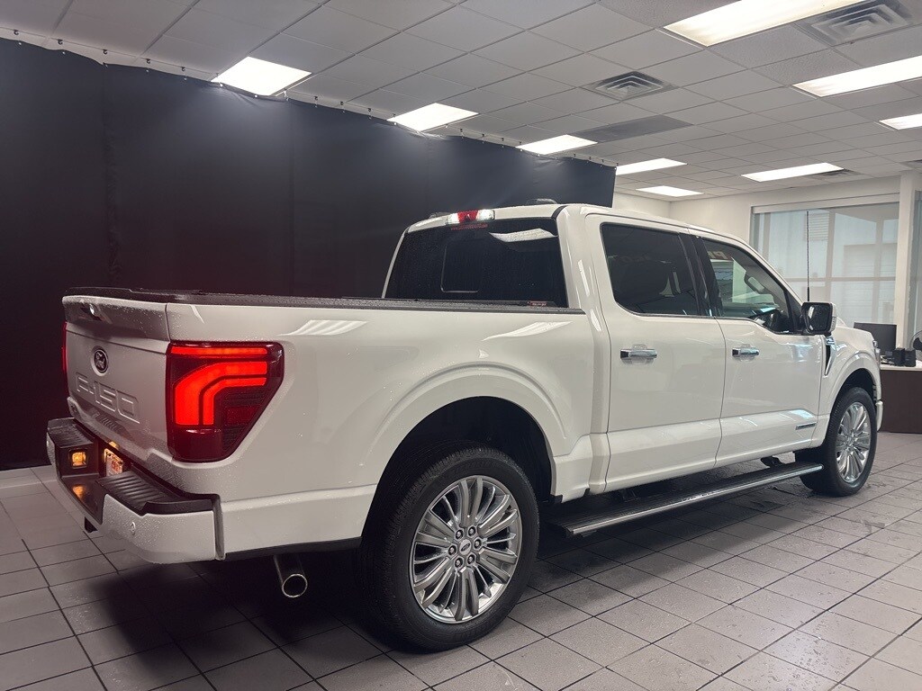 2024 Ford F-150 Platinum photo 3