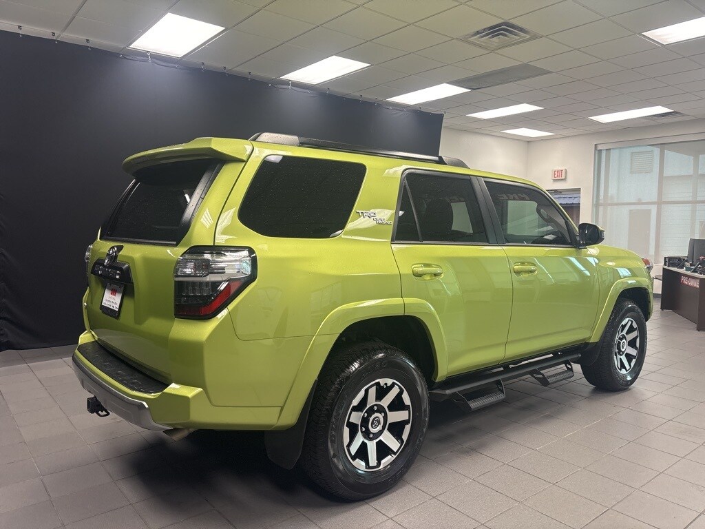 2023 Toyota 4Runner TRD Off-Road photo 3