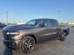 2026 Ram 1500 EXPRESS CREW CAB 4X4 5'7 BOX Pickup