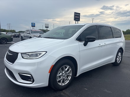 2026 Chrysler Pacifica SELECT Passenger Van